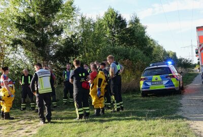 Suchaktion in Kiesgrube in Leipzig-Kleinpösna - Am späten Montagnachmittag kam es zu einer Personensuche in Leipzig-Kleinpösna. Foto: xcitepress