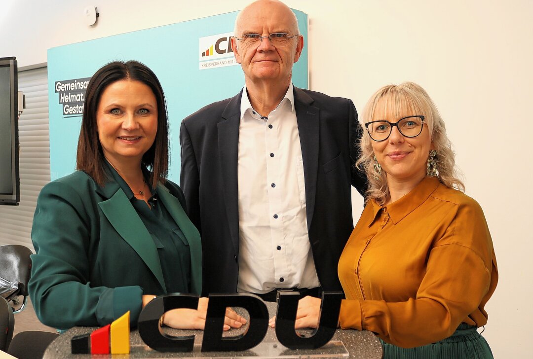 Susan Leithoff steht weiter an der Spitze der CDU Mittelsachsen - Suan Leithoff (l.) bleibt Vorsitzende der mittelsächsischen CDU. Stellvertreter sind Dr. Lothar Beier (m.) und Nora Schneider (r.) sowie Steve Ittershagen. Foto: Knut Berger