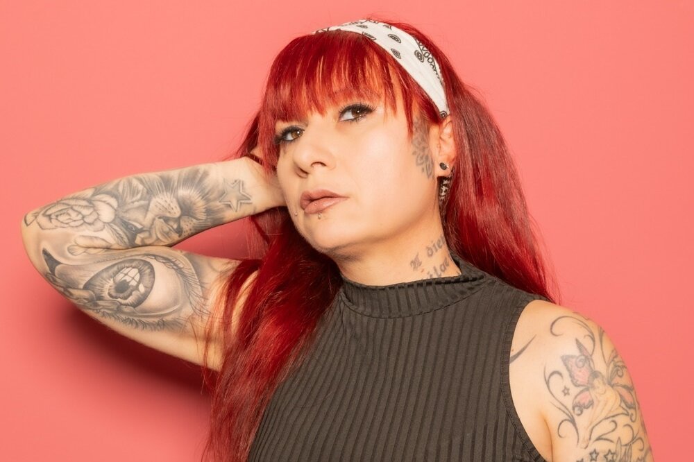 Susi (40) aus Gotha: "Ohne Tattoos siehste blass aus!" - Susi ist nicht nur eine leidenschaftliche Tattoo-Liebhaberin, sondern auch eine talentierte Tattoo-Künstlerin.