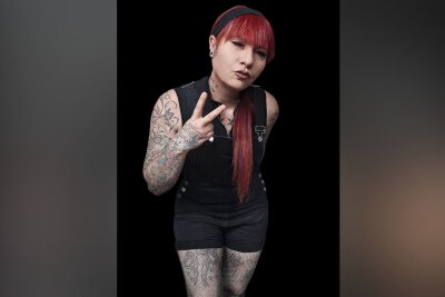 Susi (40) aus Gotha: "Ohne Tattoos siehste blass aus!" - Schon immer träumte Susi davon, ihren Körper mit Tattoos zu schmücken und ihre Lebensgeschichten in ihrer Haut zu verewigen.