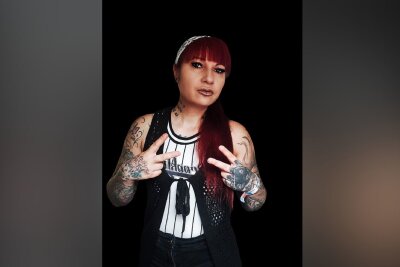 Susi (40) aus Gotha: "Ohne Tattoos siehste blass aus!" - Sie hat kein spezielles Lieblingstattoo, sondern liebt jedes einzelne Kunstwerk auf ihrem Körper gleichermaßen.