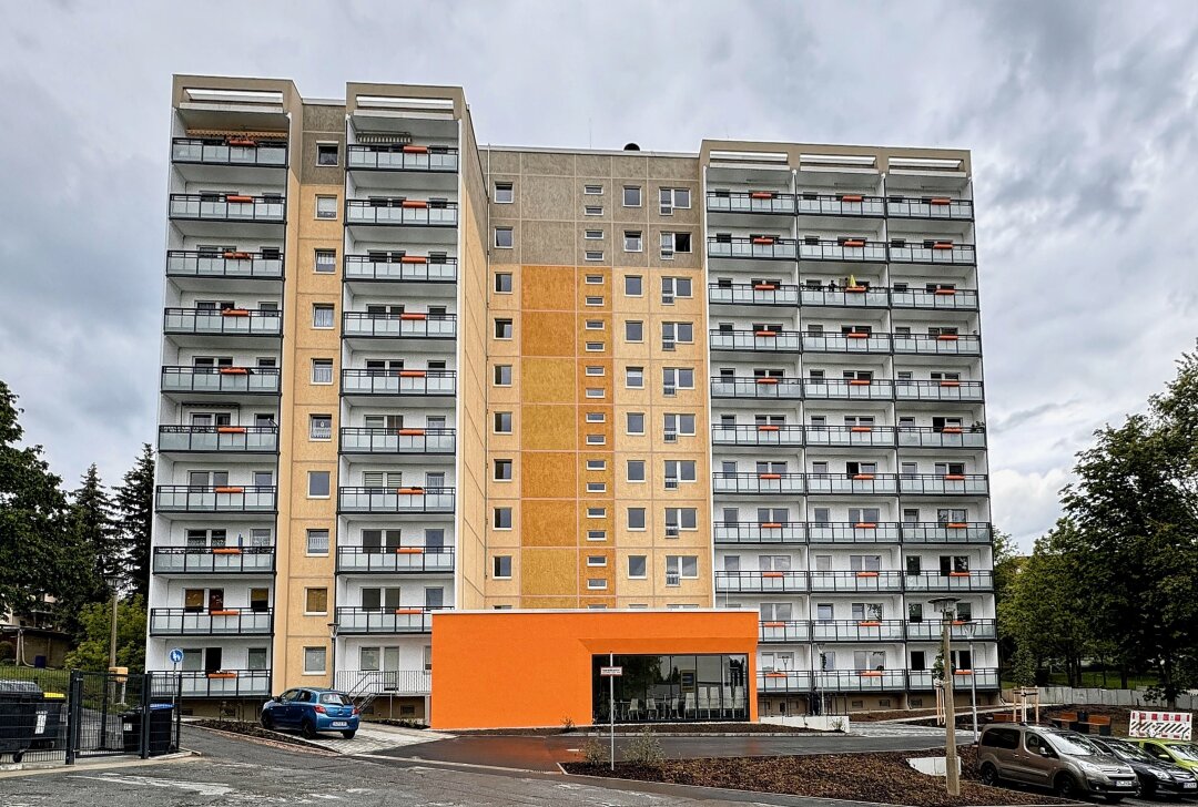 Tag der offenen Tür im Hochhaus: Einblick in modernes Service-Wohnen - Im Hochhaus in der Stadtbadstraße in Thalheim gibt es heute einen Tag der offenen Tür. Foto: Ralf Wendland