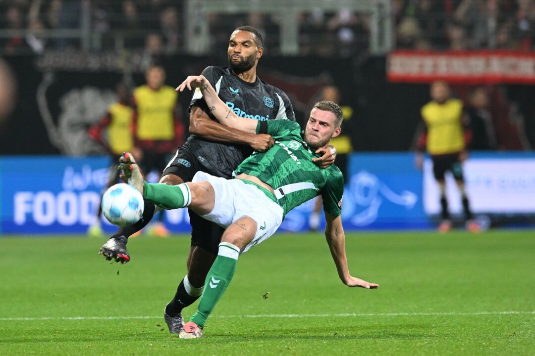 Tah nach verspieltem Sieg: "Fühle mich verantwortlich" - Jonathan Tah ist nach dem 2:2 in Bremen unzufrieden.