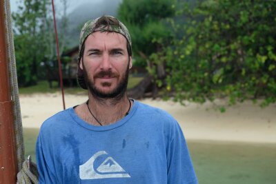 Tahiti: In Schräglage durch die Lagune - Hält die Kanu-Tradition in Moorea aufrecht und teilt sie mit Touristen: Raphaël Labaysse.