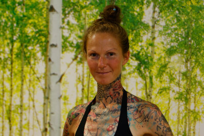 Tanja (34) aus dem Erzgebirge: Zwischen Fitness und Tattoos als "schöne Tapete" - Überraschend schmerzfrei hingegen waren der Hals und der Kehlkopf - hier hätte sie anderes erwartet.