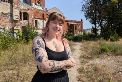 Tattookünstlerin Susi (26) aus Leipzig hat sich schon selbst tätowiert - "Mit Tattoos fühle ich mich noch wohler in meiner Haut", sagt sie im Interview.