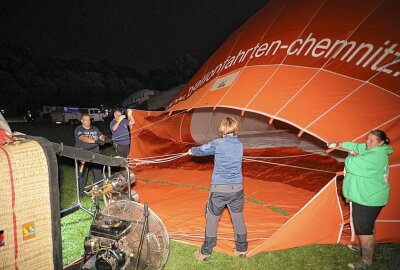 Tausende Chemnitzer feiern das Ballonglühen - Tausende Chemnitzer feierten gemeinsam das Ballonglühen in Chemnitz. Foto: ChemPic