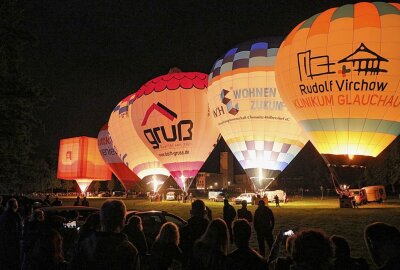 Tausende Chemnitzer feiern das Ballonglühen - Tausende Chemnitzer feierten gemeinsam das Ballonglühen in Chemnitz. Foto: ChemPic