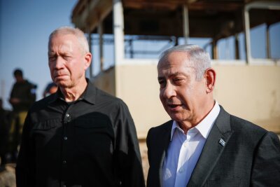 Tausende demonstrieren in Jerusalem gegen Entlassung Galants - Israels Regierungschef Benjamin Netanjahu hat seinen für ihn unbequemen Verteidigungsminister Joav Galant entlassen. Dagegen demonstrierten Tausende den zweiten Abend in Folge in Jerusalem. 