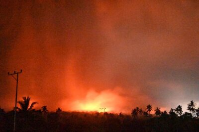 Tausende Evakuierungen nach Vulkanausbruch in Indonesien - Der Vulkan war mitten in der Nacht ausgebrochen.