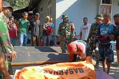 Tausende Evakuierungen nach Vulkanausbruch in Indonesien - Mindestens neun Menschen sind ums Leben gekommen.