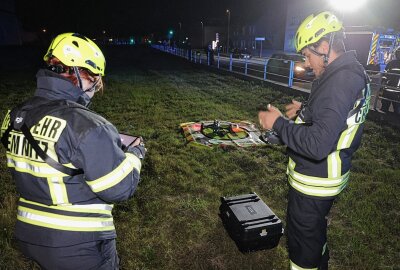 Teile eines Hauses in Chemnitz eingestürzt: Drohnenstaffel im Einsatz - Die Chemnitzer Straße war für die Zeit des Einsatzes vollgesperrt. Foto: ChemPic