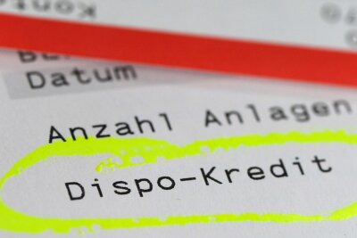 Teure Überziehungszinsen: So klappt der Weg aus dem Dispo - Der Dispokredit bietet schnelle finanzielle Flexibilität, ist aber aufgrund hoher Zinsen eine teure Lösung.