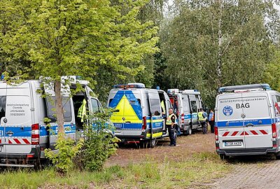 Tiertransporte in der Kritik: Verstöße gegen Tierschutzverordnungen - Gemeinsam mit dem Veterinäramt Mittelsachsen führte die Verkehrspolizeiinspektion Chemnitz Tiertransportkontrollen durch. Foto: Harry Härtel/ Härtelpress