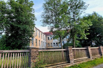 Tödliche Auseinandersetzung in Plauener Asylbewerberwohnheim - In diesem Asylbewerberwohnheim kam es am Mittag zu einer tödlichen Auseinandersetzung gekommen. Fotos: Karsten Repert