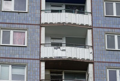 Tödlicher Sturz nach Geiselnahme: Was ist passiert? - In einem Hochhaus in der Michelangelostraße kam es am Freitagmorgen zu einem schrecklichen Vorfall. Foto: Roland Halkasch