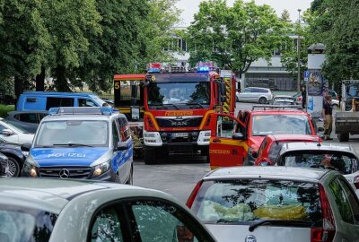 Tödlicher Sturz nach Geiselnahme: Was ist passiert? - In einem Hochhaus in der Michelangelostraße kam es am Freitagmorgen zu einem schrecklichen Vorfall. Foto: Roland Halkasch