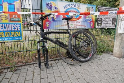 Tödlicher Unfall: 68-jähriger Radfahrer stirbt nach Kollision mit LKW - Am Dienstag ereignete sich ein tödlicher Fahrrad-Unfall in Dresden. Foto: Roland Halkasch