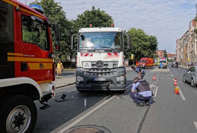 Tödlicher Unfall: 68-jähriger Radfahrer stirbt nach Kollision mit LKW - Am Dienstag ereignete sich ein tödlicher Fahrrad-Unfall in Dresden. Foto: Roland Halkasch