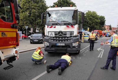 Tödlicher Unfall: 68-jähriger Radfahrer stirbt nach Kollision mit LKW - Am Dienstag ereignete sich ein tödlicher Fahrrad-Unfall in Dresden. Foto: Roland Halkasch