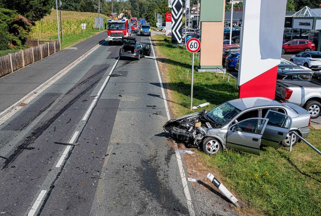 Tödlicher Unfall bei Zittau: Drei weitere Personen schwer verletzt - Ein tragischer Unfall am Freitagmorgen in Eckartsberg. Foto: xcitepress