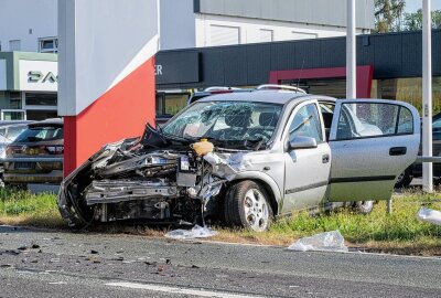 Tödlicher Unfall bei Zittau: Drei weitere Personen schwer verletzt - Ein tragischer Unfall am Freitagmorgen in Eckartsberg. Foto: xcitepress