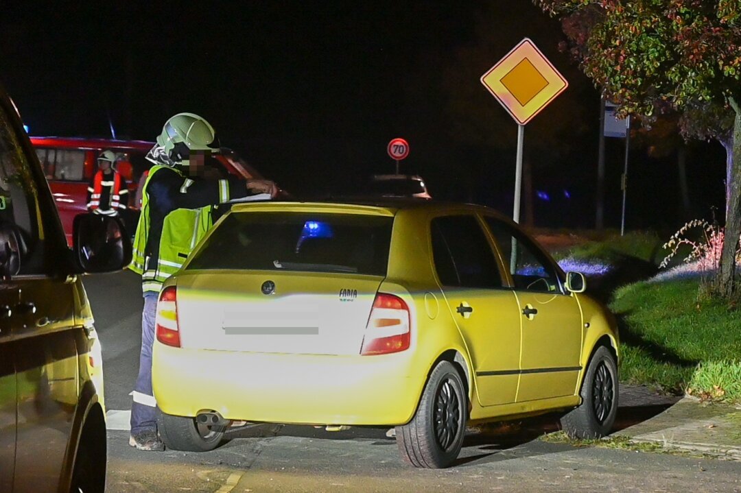 Tödlicher Unfall in Wermsdorf: 61-jähriger Fußgänger von Auto erfasst und verstorben - Tödlicher Unfall in Wermsdorf: Passant von Auto erfasst.