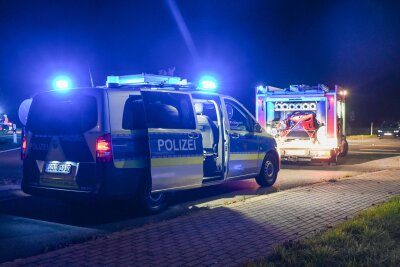 Tödlicher Unfall in Wermsdorf: 61-jähriger Fußgänger von Auto erfasst und verstorben - Polizei ermittelt nach tödlichem Vorfall.