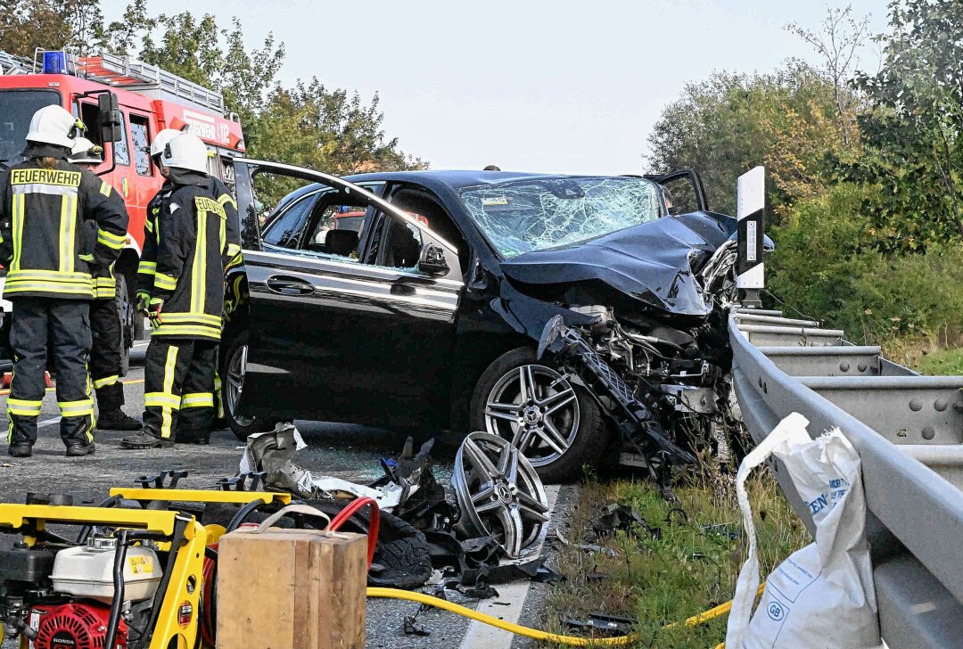 Tödlicher Unfall: Senior kommt in Gegenverkehr und prallt frontal mit VW zusammen - Am Donnerstag kam es zu einem tödlichenVerkehrsunfall in Kottmarsdorf. Foto: xcitepress/Thomas Baier