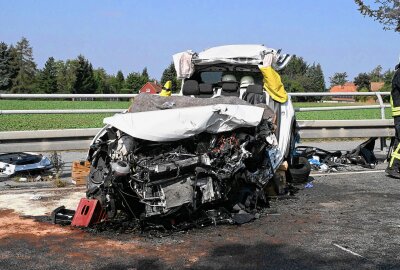 Tödlicher Unfall: Senior kommt in Gegenverkehr und prallt frontal mit VW zusammen - Am Donnerstag kam es zu einem tödlichenVerkehrsunfall in Kottmarsdorf. Foto: xcitepress/Thomas Baier