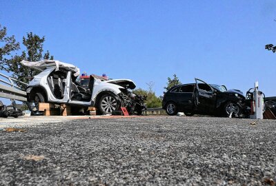 Tödlicher Unfall: Senior kommt in Gegenverkehr und prallt frontal mit VW zusammen - Am Donnerstag kam es zu einem tödlichenVerkehrsunfall in Kottmarsdorf. Foto: xcitepress/Thomas Baier