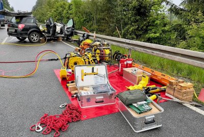 Tödlicher Verkehrsunfall im Erzgebirge: PKW kollidiert mit zwei Fahrzeugen - Am Montagmorgen kam es zu einem tödlichen Verkehrsunfall in Elterlein. Foto: Daniel Unger