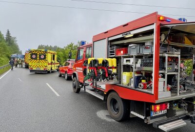 Tödlicher Verkehrsunfall im Erzgebirge: PKW kollidiert mit zwei Fahrzeugen - Am Montagmorgen kam es zu einem tödlichen Verkehrsunfall in Elterlein. Foto: Daniel Unger