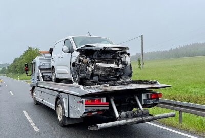 Tödlicher Verkehrsunfall im Erzgebirge: PKW kollidiert mit zwei Fahrzeugen - Am Montagmorgen kam es zu einem tödlichen Verkehrsunfall in Elterlein. Foto: Daniel Unger