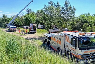 Tödliches Unglück auf der A4: Sattelzugfahrer verstirbt an der Unfallstelle - Tödliches Unglück: Sattelzugfahrer verstirbt an der Unfallstelle. Foto: Harry Härtel