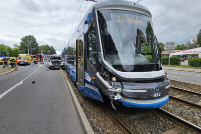 Tödliches Unglück in Chemnitz: Frau stirbt bei Straßenbahnunfall - In Chemnitz kam es am Mittwoch zu einem tödlichen Unfall. Foto: Harry Härtel