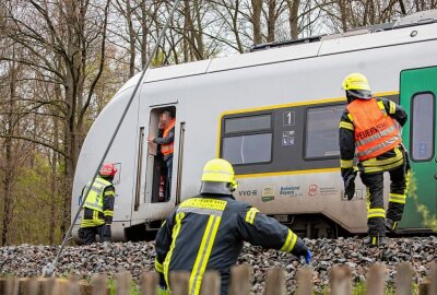 Tödliches Zugunglück trotz Notbremsung in Plauen -  Mann kommt unter Bahn. Foto: Ellen Liebner