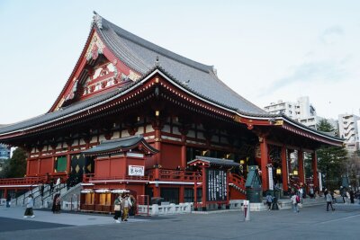 Tokio: 5 Highlights, die Sie nicht verpassen sollten - Der Senso-ji Tempel ist Tokios ältester und bekanntester buddhistischer Tempel - zu den Stoßzeiten wimmelt es hier von Touristen.