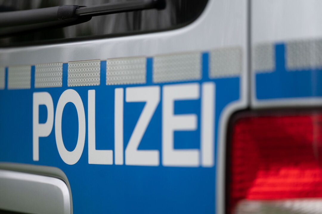 Tote Jugendliche entdeckt - Eltern in Untersuchungshaft - Am Rheinufer in Worms ist eine tote 15-Jährige entdeckt worden (Symbolbild).