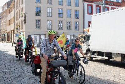 "Tour de Verkehrswende" für nachhaltige Mobilität führte von Erfurt  über Freiberg nach Berlin - Alle Altersklassen sind mit auf Tour. Foto: Renate Fischer