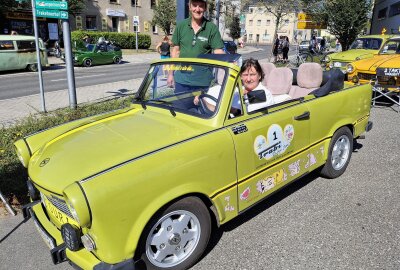 Trabant, Lada, Brockenhexe und Co.: Großer Andrang bei Oldtimertreffen in Mittelsachsen - Trabi-Experten: Ronald und Kerstin Reichel aus Eppendorf. Foto: Knut Berger