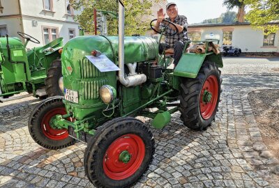 Trabant, Lada, Brockenhexe und Co.: Großer Andrang bei Oldtimertreffen in Mittelsachsen - Wilfried Neubert aus Eppendorf kam mit seiner Brockenhexe. Foto: Knut Berger