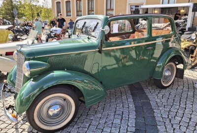 Trabant, Lada, Brockenhexe und Co.: Großer Andrang bei Oldtimertreffen in Mittelsachsen - Dieses Fahrzeug lief 1935 bei der Adam Opel AG vom Band. Foto: Knut Berger