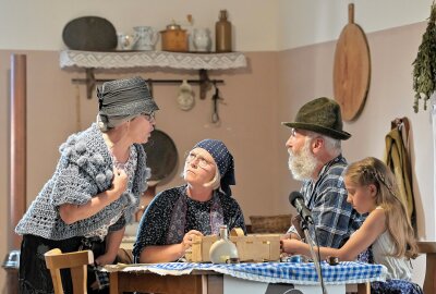 Traditionsreicher Gasthof im Erzgebirge feiert Jubiläum - Das Theaterstück "De Pilzvergiftung" ist einer der Höhepunkte gewesen. Foto: Ramona Schwabe