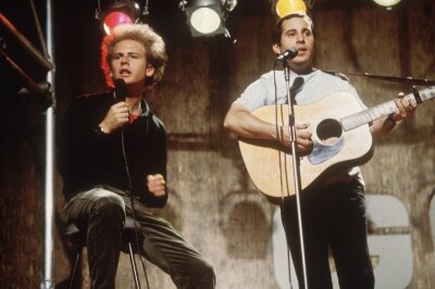 Tränenreiches Wiedersehen: Art Garfunkel und Paul Simon haben sich versöhnt - Mit dem Folkpop-Duos Simon & Garfunkel wurden Art Garfunkel (links) und Paul Simon weltberühmt. Klassiker wie "Bridge Over Troubled Water", "America" und "The Sound Of Silence" gehen auf das Konto der beiden.