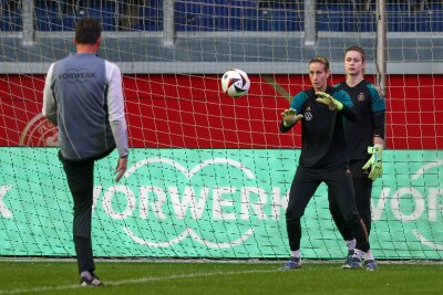 Trainer Wück setzt gegen Australien auf Wechsel im DFB-Tor - Wechsel im Tor: Stina Johannes (hinten) spielt gegen Australien anstelle von Ann-Katrin Berger.