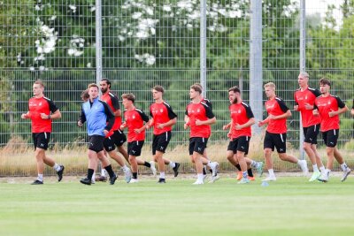 Trainingslager und Würze: Was Rico Schmitt mit dem FSV vor hat - Eindrücke vom Trainingsauftakt des FSV Zwickau. Foto: Gabor Krieg