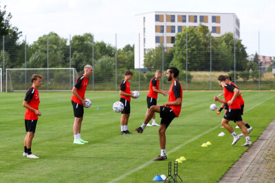 Trainingslager und Würze: Was Rico Schmitt mit dem FSV vor hat - Eindrücke vom Trainingsauftakt des FSV Zwickau. Foto: Gabor Krieg