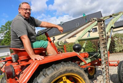 Traktoren und Tauziehen zum Turmfest in Rößnitz - Ronny Seiler ist mit seinem GT beim Traktortreffen dabei. Foto: Simone Zeh