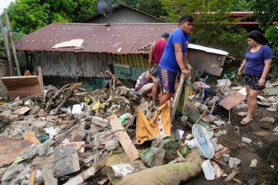 Tropensturm "Trami" verwüstet Philippinen - Mehr als 80 Tote - Der Tropensturm hat große Zerstörung angerichtet. 